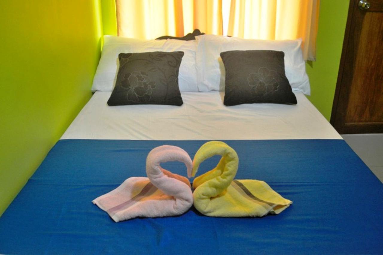 Amelia Homestay 푸에르토프린세사 외부 사진